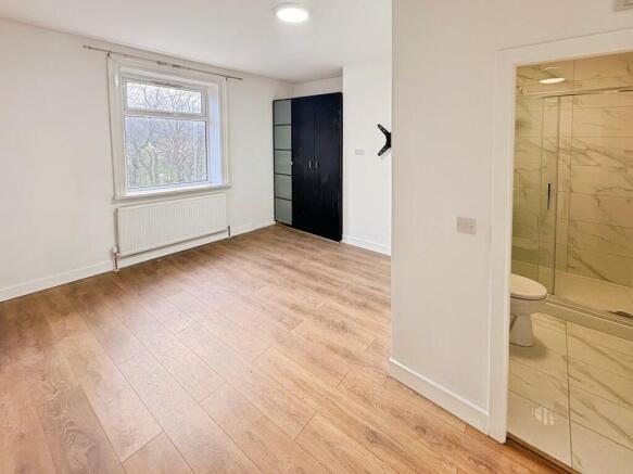 5 bed Terraced to rent Image 5