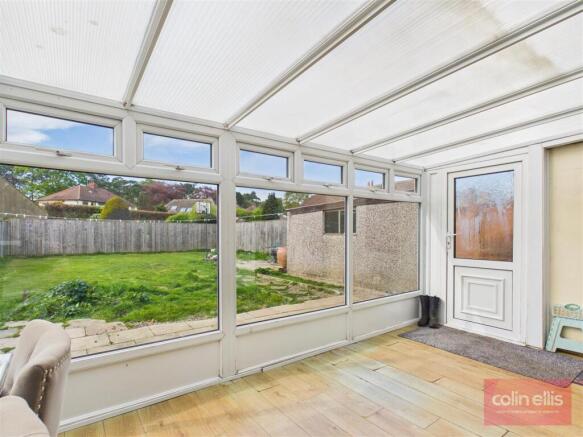4 bed Semi-Detached Bungalow for sale Image 9