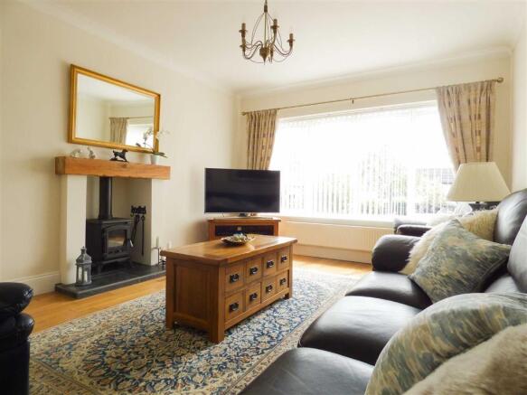 Lounge Pic 2