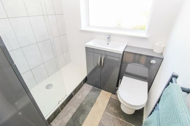 SHOWER ROOM/W.C.