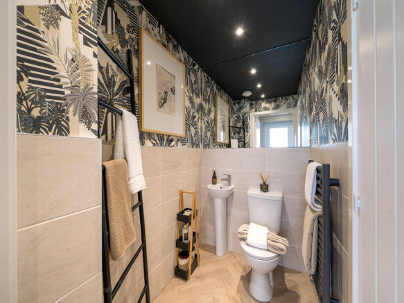 4 bed Detached for sale Image 6