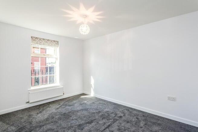 2 bed Apartment to rent Image 4