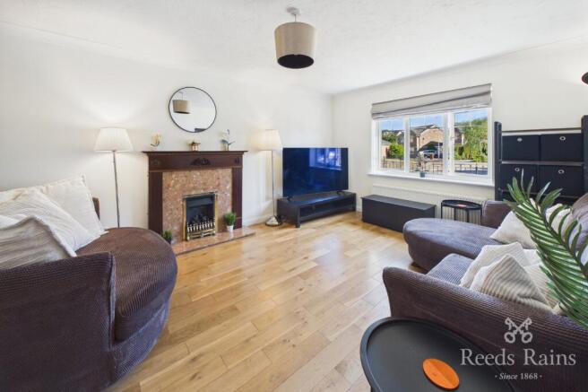 4 bed Detached for sale Image 4