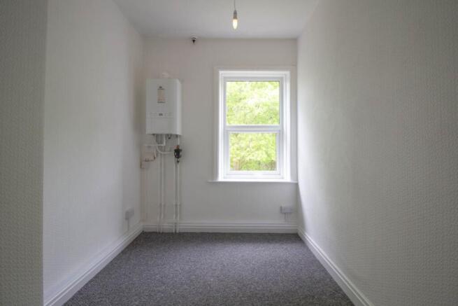 2 bed Terraced to rent Image 12