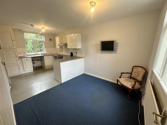 Ascot Avenue, Sale photo 4