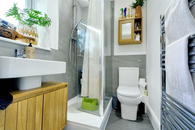 Ensuite.jpeg