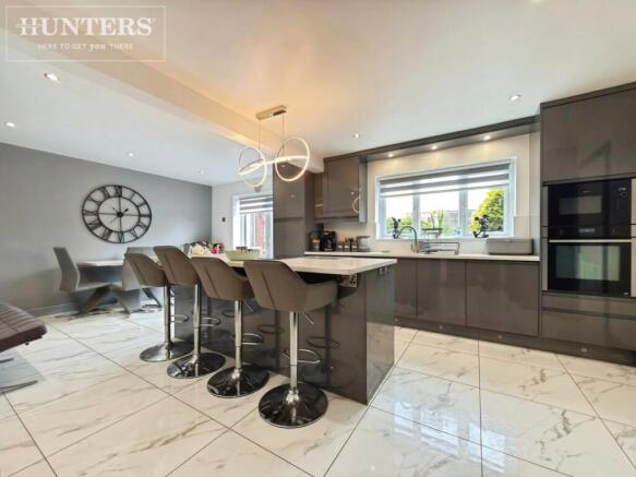 4 bed Detached for sale Image 4