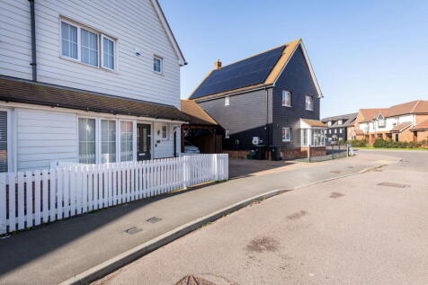 Trevithick Drive, Peters Village, Wouldham