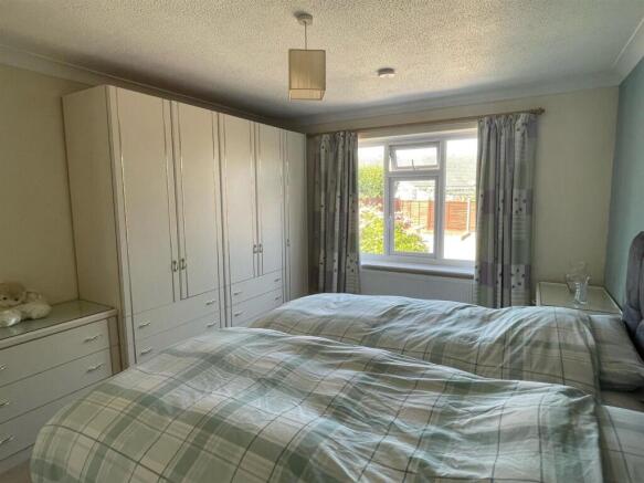 Bedroom..jpg