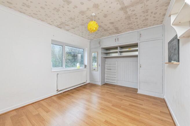 5 bed Semi-Detached for sale Image 8