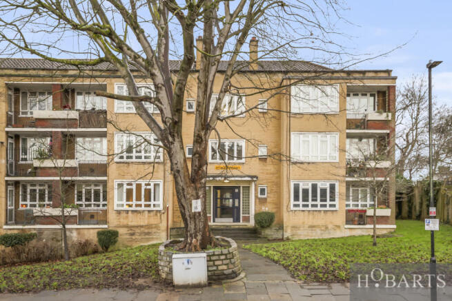 Bright Two-Bed Flat with Balconies