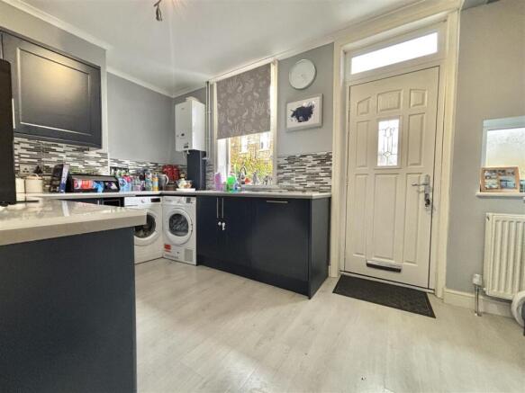 3 bed Semi-Detached for sale Image 8