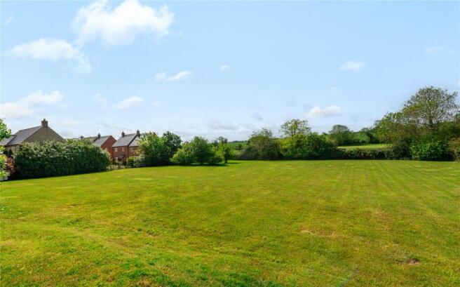 Main Road, Hackleton, Northamptonshire, NN7 photo 4