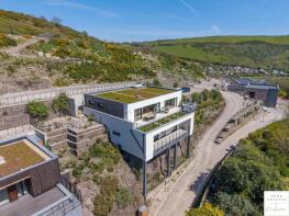5, Southshore, Seaton PL11 3FE