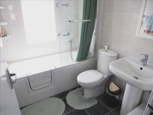 Photo 3