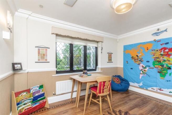9 Longbury-10.jpg
