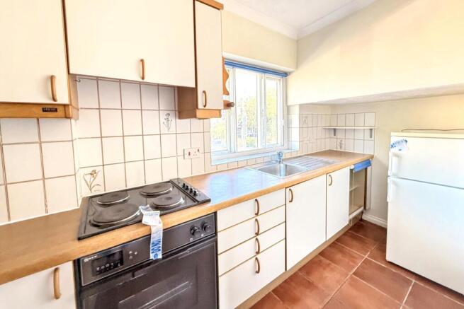 Flat 3, The Old Mill, Northgate, Chichester, PO19 1BP photo 5