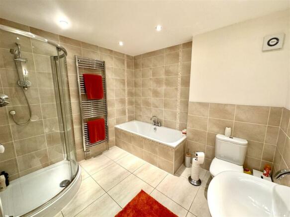 FAMILY BATHROOM