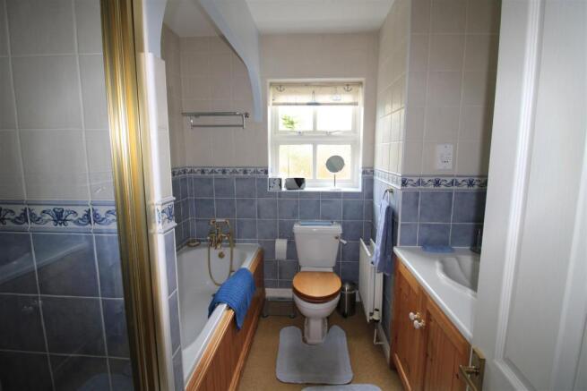Bathroom.jpg