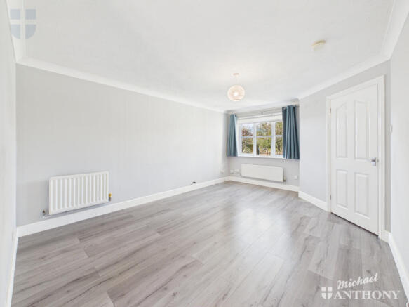 CAM03852G0-PR0602-STILL011