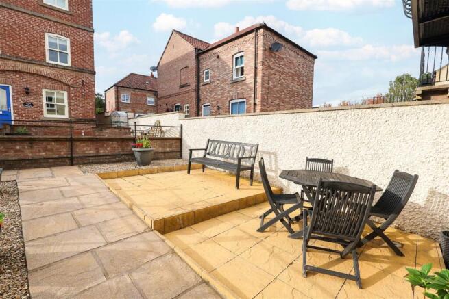 3 bed Terraced for sale Image 4