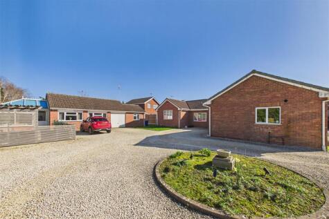 Greenacres Drive, Uttoxeter, Staffordshire