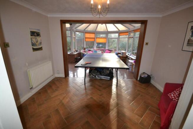 OPEN PLAN DINING AREA