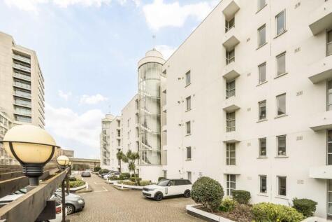 Barrier Point Road, Silvertown