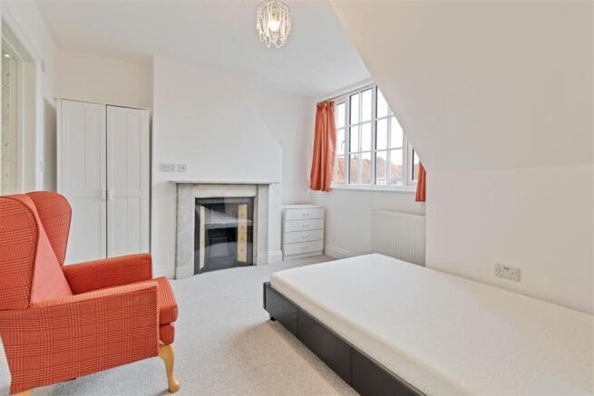 Bedroom 8.jpg