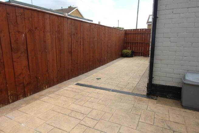 3 bed Terraced to rent Image 5