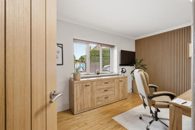 4 bed Detached for sale Image 9