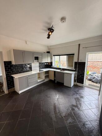 2 bed Terraced for sale Image 5