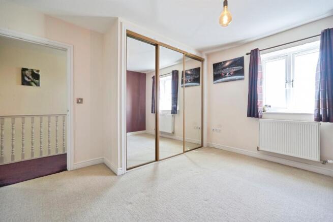 3 bed Terraced for sale Image 12