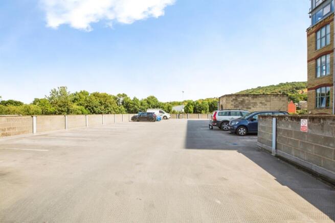 2 bed Apartment for sale Image 10