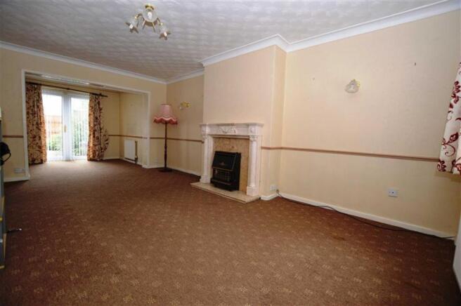 Through Lounge / Din
