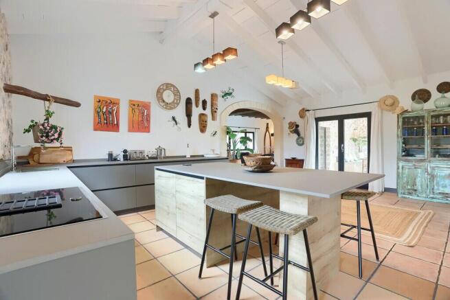Kitchen 1 - 3