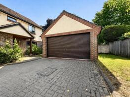 43, Mayfair Gardens, Southampton SO15 2TW