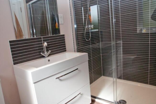 En-suite Shower R...
