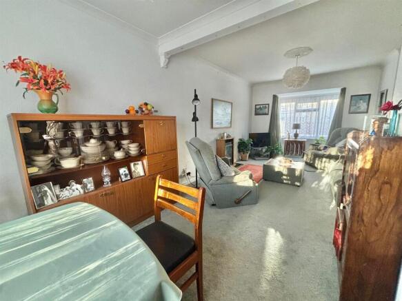 Through Lounge Diner