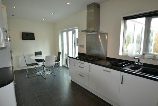 Kitchen/Breakfast Ro