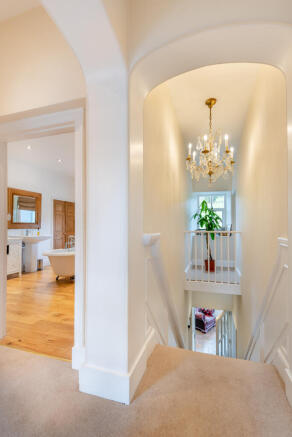 8576822-interior26