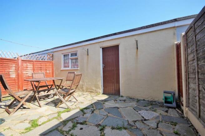 Rear / Garage