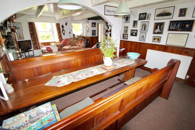 Dining room 2.jpg