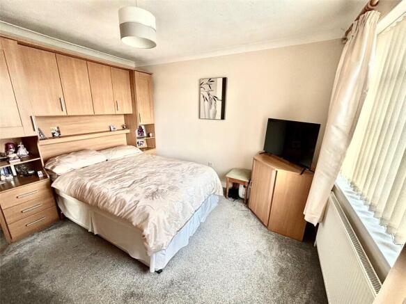 3 bed Bungalow for sale Image 9