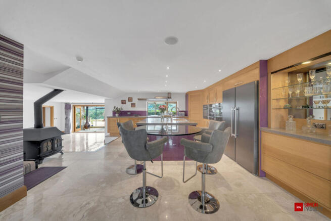 4 bed Terraced for sale Image 4