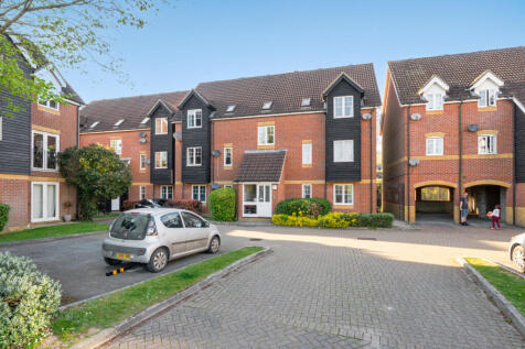 Gould Close, Newbury, RG14