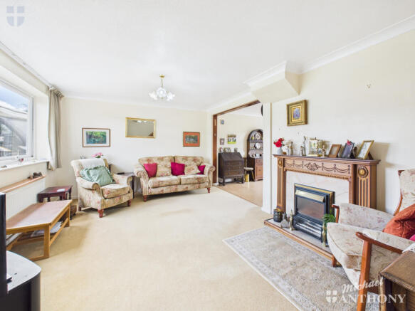 CAM03852G0-PR0407-STILL020