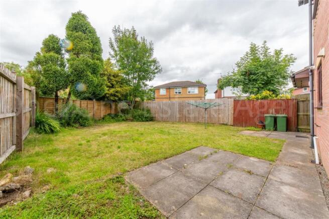 14 Gifford Close-22.jpg