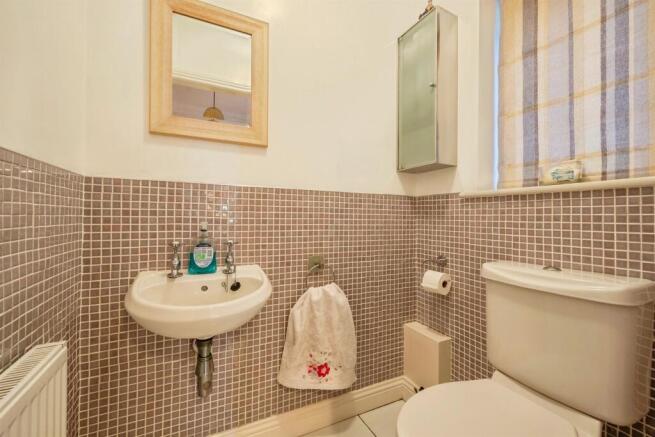 4 bed Detached for sale Image 12