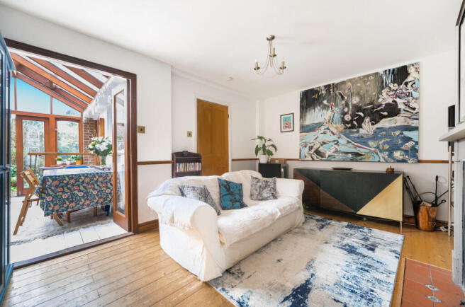 1387282-7-6931b0f...